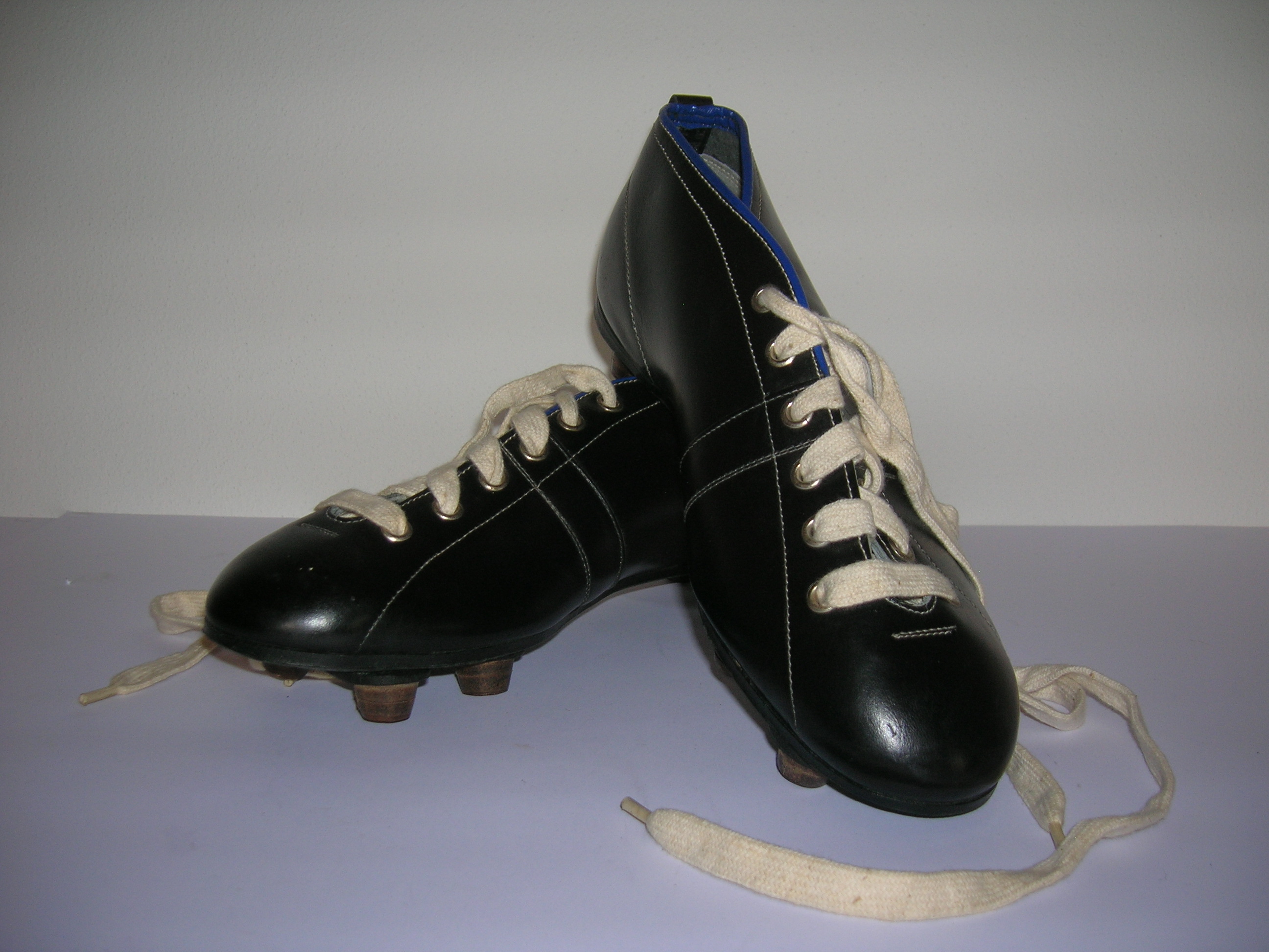 scarpe calcio sconti 70